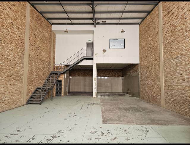517M² WAREHOUSE TO LET IN NORTH RIDING